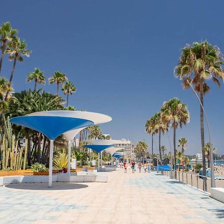 Aparment Neptuno- Located On The Promenade A Few Metres From The Beach. Естепона Екстериор снимка