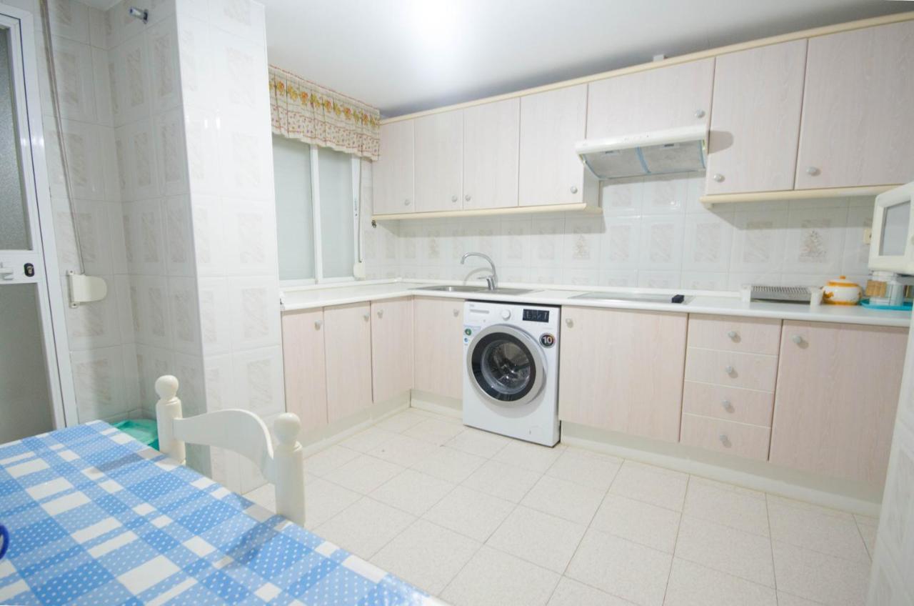 Aparment Neptuno- Located On The Promenade A Few Metres From The Beach. Естепона Екстериор снимка