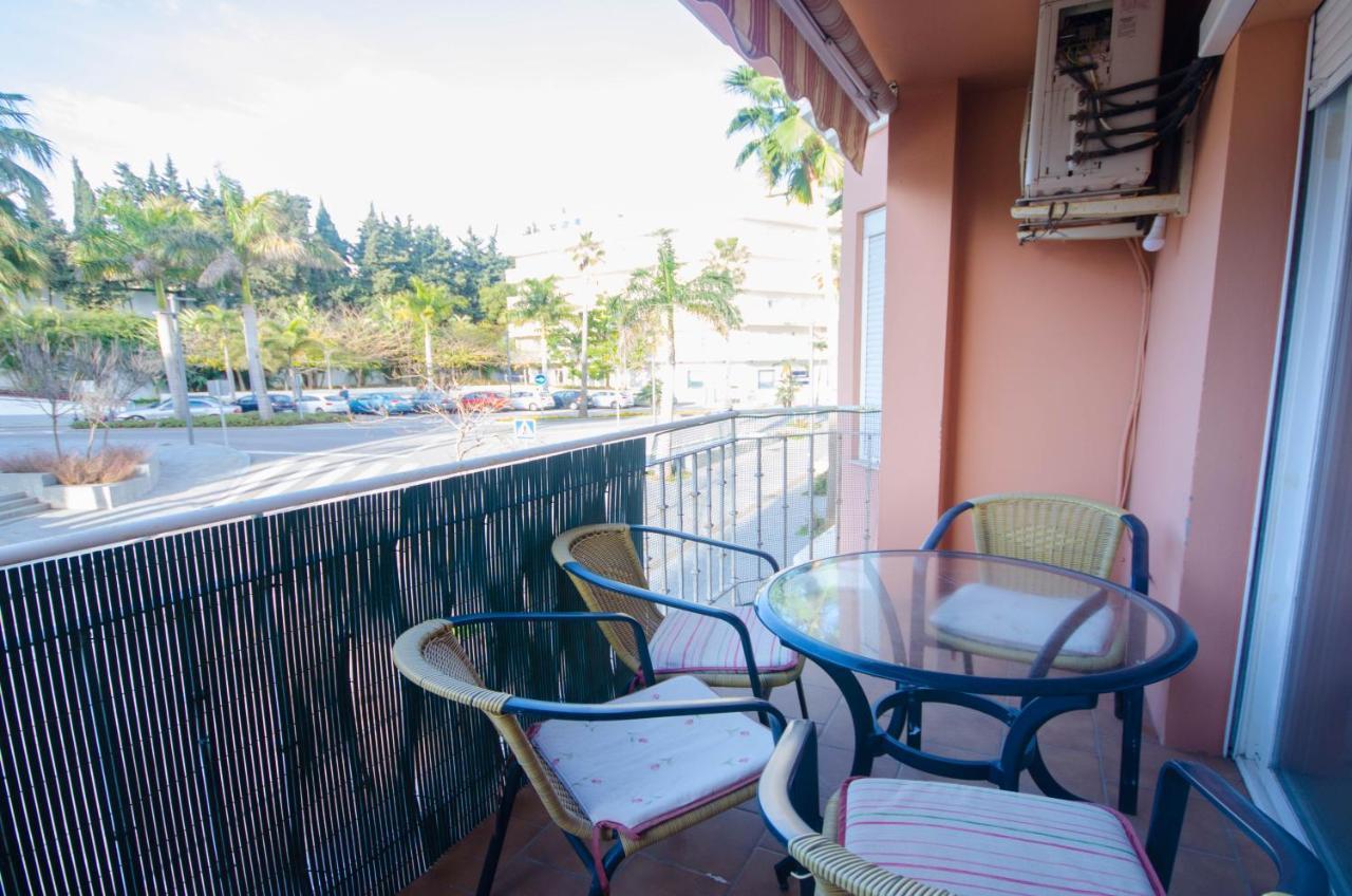 Aparment Neptuno- Located On The Promenade A Few Metres From The Beach. Естепона Екстериор снимка