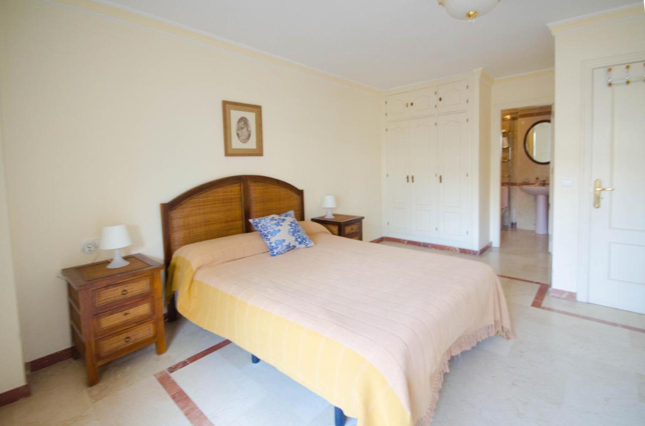 Aparment Neptuno- Located On The Promenade A Few Metres From The Beach. Естепона Екстериор снимка