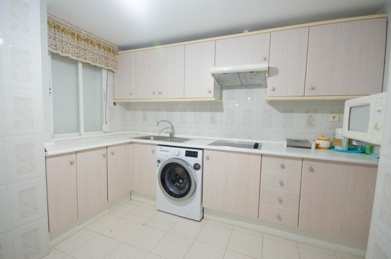 Aparment Neptuno- Located On The Promenade A Few Metres From The Beach. Естепона Екстериор снимка