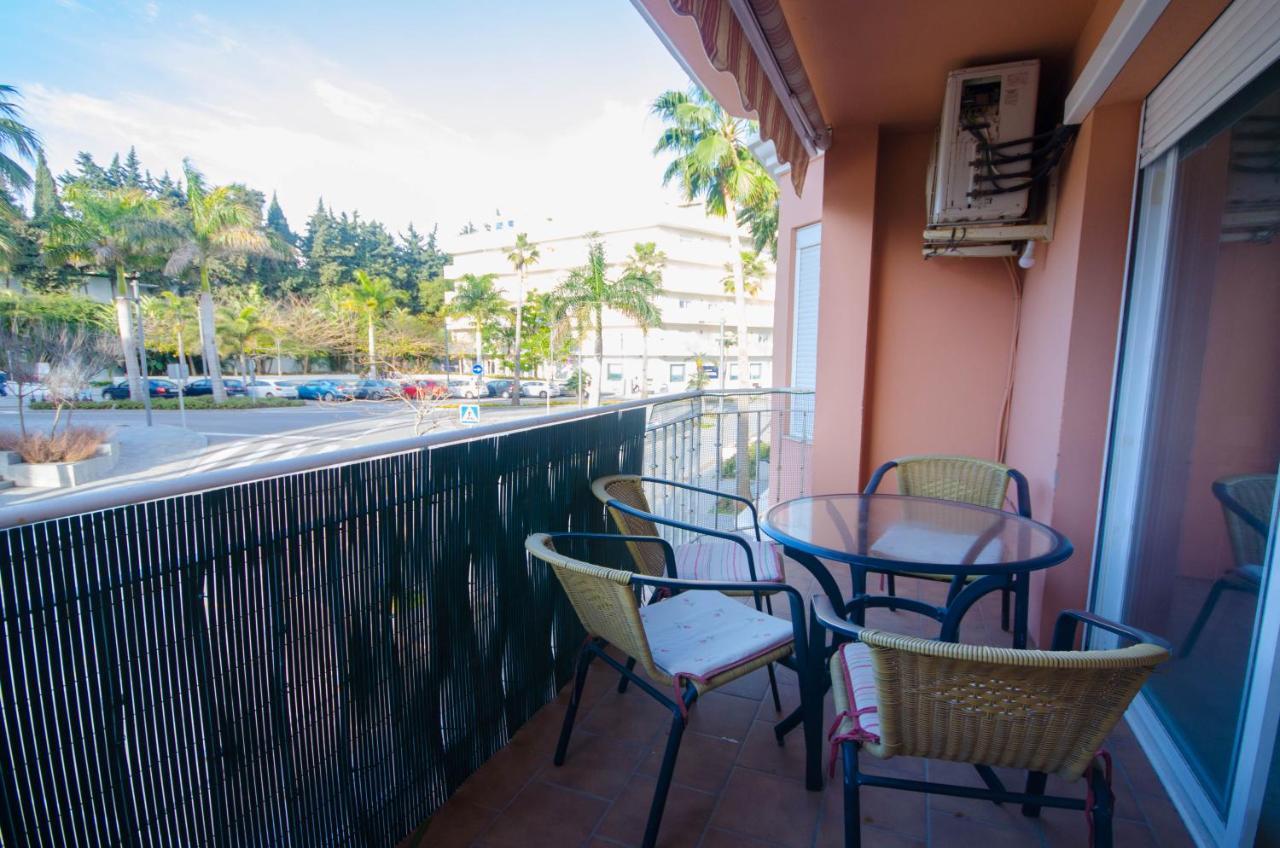 Aparment Neptuno- Located On The Promenade A Few Metres From The Beach. Естепона Екстериор снимка