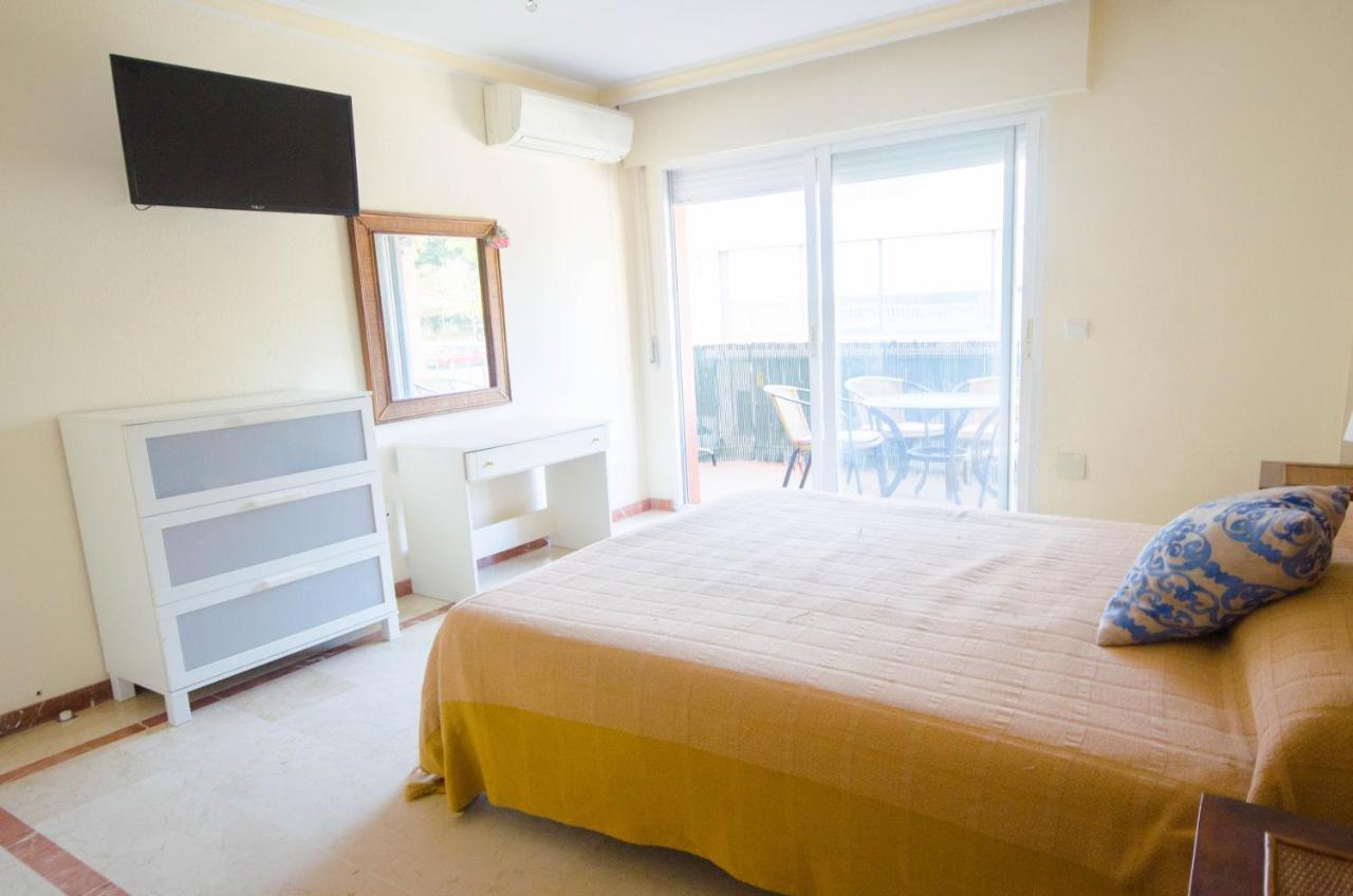 Aparment Neptuno- Located On The Promenade A Few Metres From The Beach. Естепона Екстериор снимка