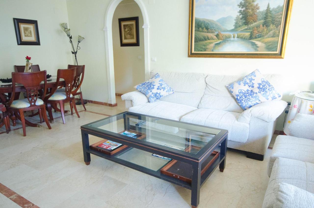 Aparment Neptuno- Located On The Promenade A Few Metres From The Beach. Естепона Екстериор снимка